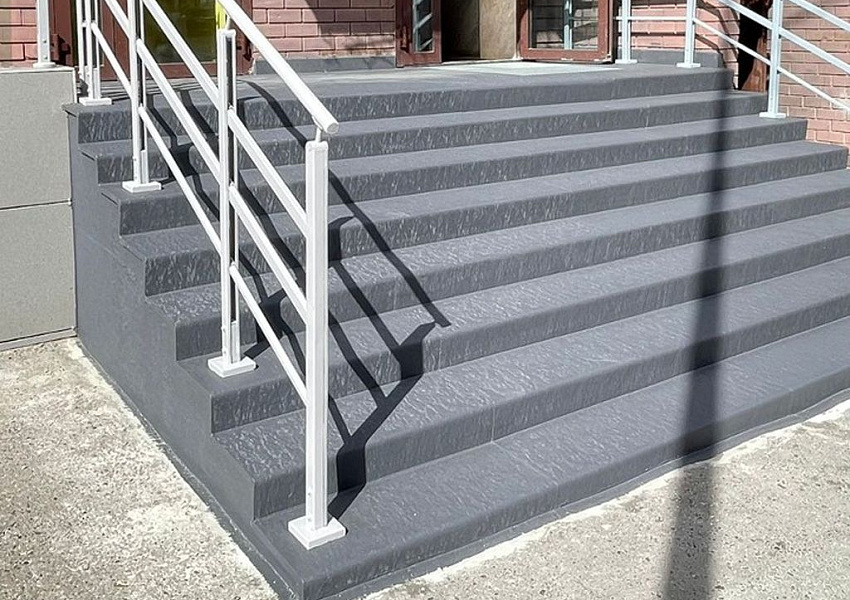 Безопасность на первом месте: С3-ступени завоевывают популярность на социальных и коммерческих объектах